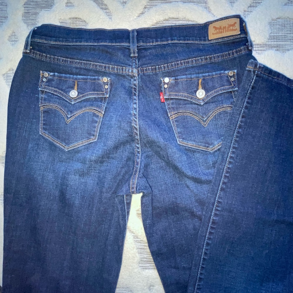 Womens Levi’s pocket jeans